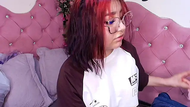 sophiievv online show from September 2025 06:57:01 PM