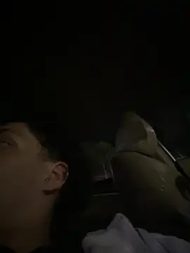 Snapshot of lionr0660 chatting on September 2025 12:14:01 AM lionr0660 online show from September 2025 12:14:01 AM