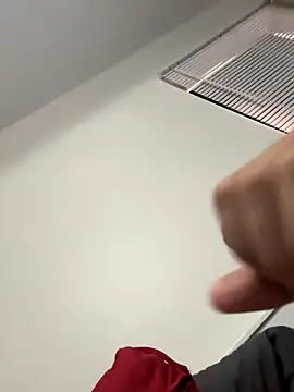 Snapshot of lionr0660 chatting on October 2025 04:15:02 PM lionr0660 online show from October 2025 04:15:02 PM