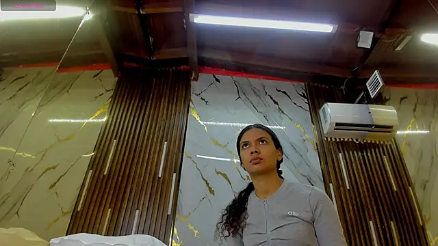 VictoriaDuart online show from November 2025 05:50:02 PM