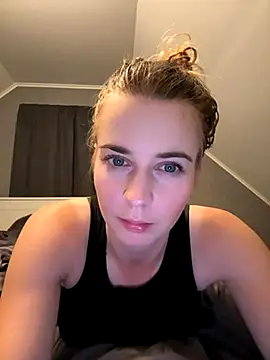 ellieen online show from October 2025 09:59:02 PM