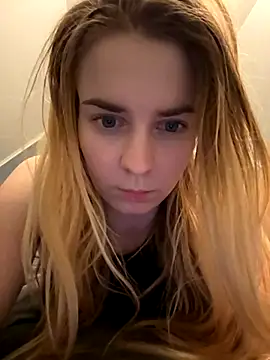 ellieen online show from November 2025 09:59:02 PM