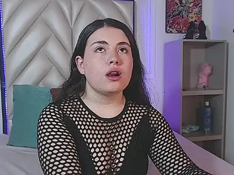 Snapshot of Vicluxxx chatting on September 2025 12:28:02 PM Vicluxxx online show from September 2025 12:28:02 PM