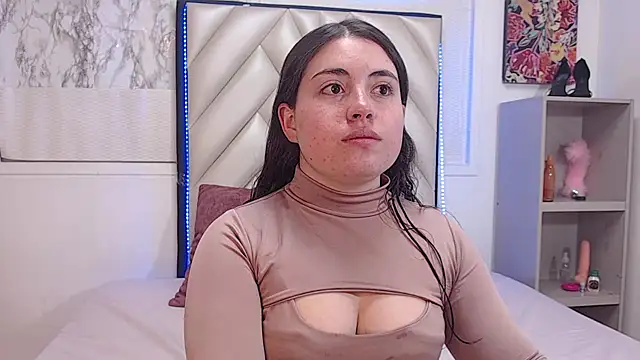 Snapshot of Vicluxxx chatting on October 2025 12:03:02 PM Vicluxxx online show from October 2025 12:03:02 PM