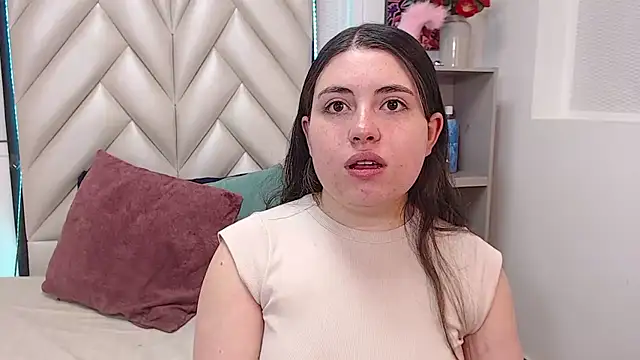 Snapshot of Vicluxxx chatting on October 2025 12:38:02 PM Vicluxxx online show from October 2025 12:38:02 PM