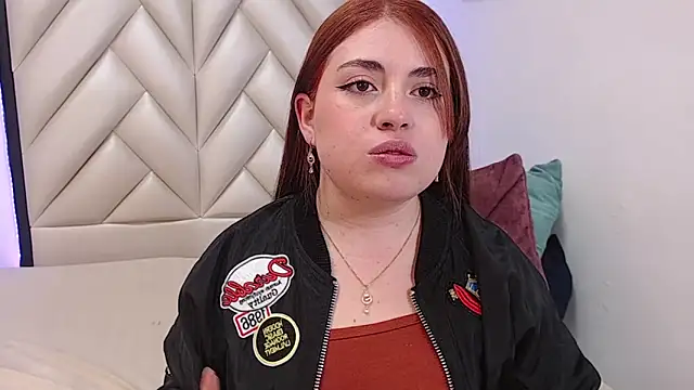 Snapshot of Vicluxxx chatting on November 2025 12:49:02 PM Vicluxxx online show from November 2025 12:49:02 PM