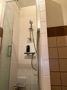 Snapshot of KE6FRAN7 chatting on September 2025 10:10:02 PM KE6FRAN7 online show from September 2025 10:10:02 PM