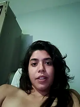 Snapshot of Maricamposs chatting on October 2025 12:44:01 AM Maricamposs online show from October 2025 12:44:01 AM