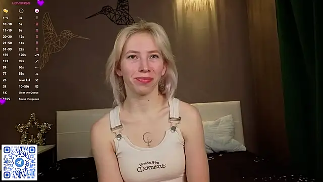 Snapshot of JuliannaWenger chatting on January 2026 04:11:02 PM JuliannaWenger online show from January 2026 04:11:02 PM