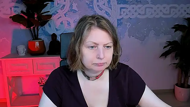 TiffanyBrauny online show from September 2025 11:03:01 AM