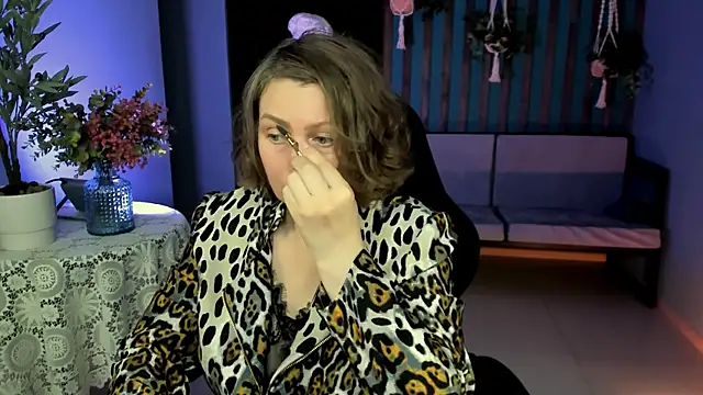 TiffanyBrauny online show from October 2025 11:29:02 AM