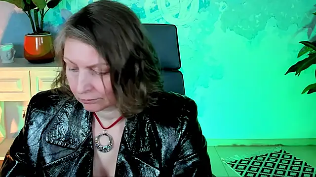 TiffanyBrauny online show from October 2025 01:46:02 PM