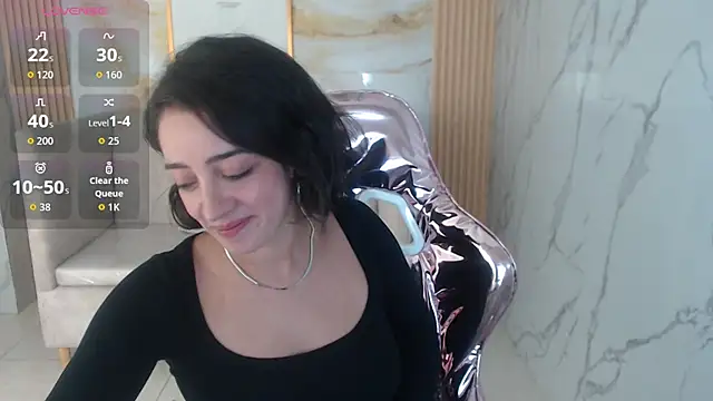 sara lopez s online show from October 2025 02:28:02 PM