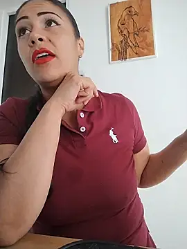 KittyHoleshot87 online show from February 2026 05:43:02 PM