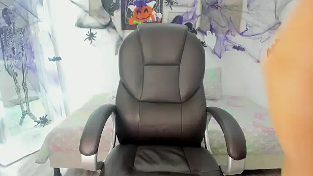 koraline 333 online show from October 2025 09:05:02 PM