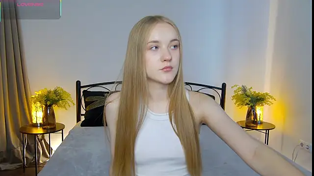 KumiKruz online show from September 2025 01:22:01 PM