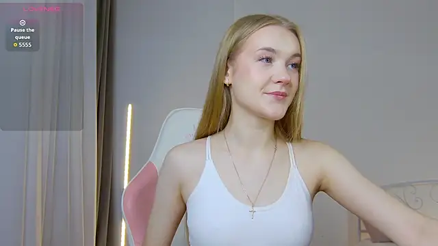 KumiKruz online show from November 2025 02:27:01 PM