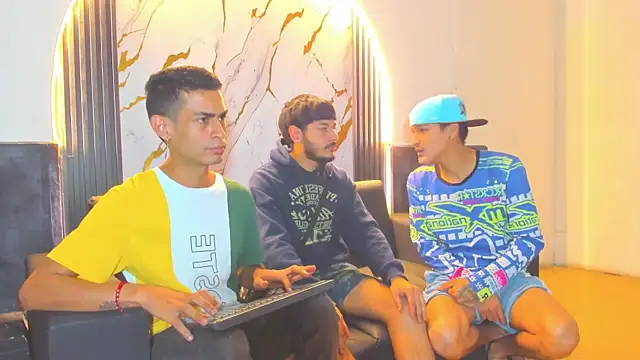 Golldens Dreamss online show from November 2025 12:04:01 PM