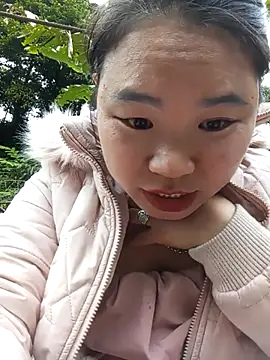 may-squirl online show from November 2025 02:01:01 AM