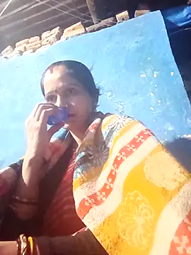 Snapshot of Jooli_xx chatting on October 2025 01:33:02 PM Jooli xx online show from October 2025 01:33:02 PM