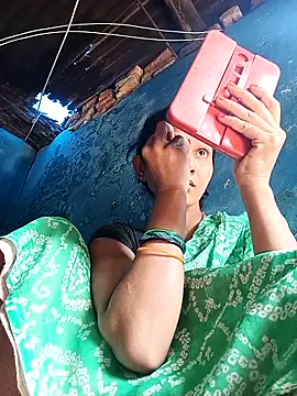 Snapshot of Jooli_xx chatting on October 2025 03:53:01 AM Jooli xx online show from October 2025 03:53:01 AM