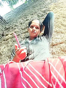 Snapshot of Jooli_xx chatting on January 2026 05:31:01 AM Jooli xx online show from January 2026 05:31:01 AM