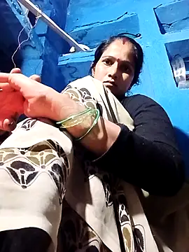 Snapshot of Jooli_xx chatting on January 2026 03:50:01 PM Jooli xx online show from January 2026 03:50:01 PM