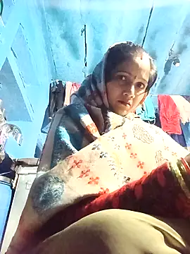 Snapshot of Jooli_xx chatting on January 2026 04:05:02 AM Jooli xx online show from January 2026 04:05:02 AM