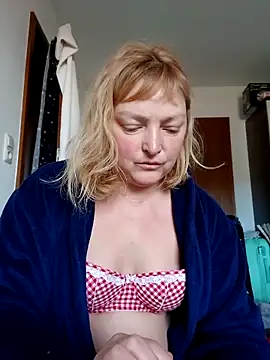 LiluLiluLilu online show from April 2026 12:09:02 PM