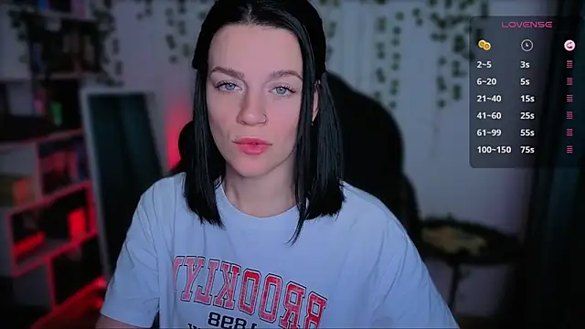 raspberry  girl  online show from September 2025 09:51:01 PM