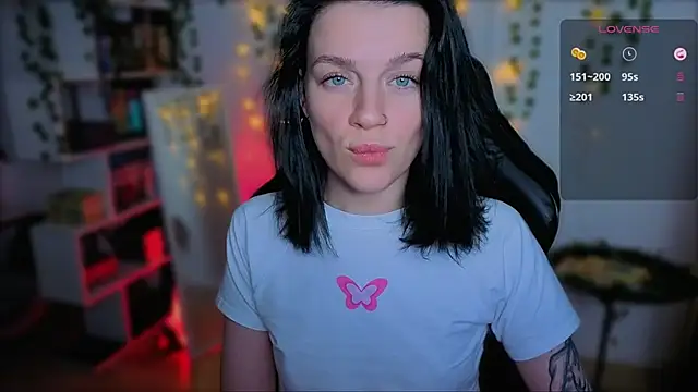 raspberry  girl  online show from September 2025 11:41:01 PM