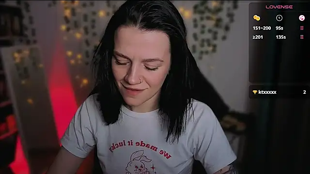 raspberry  girl  online show from October 2025 09:56:01 PM