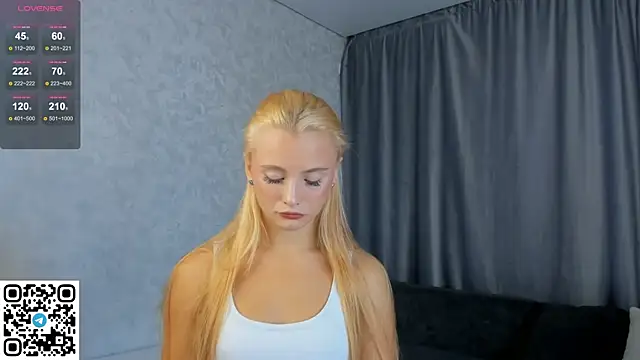 NaughtySeraphine online show from September 2025 06:28:02 AM