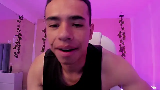 Muscle Scott online show from November 2025 01:24:01 PM