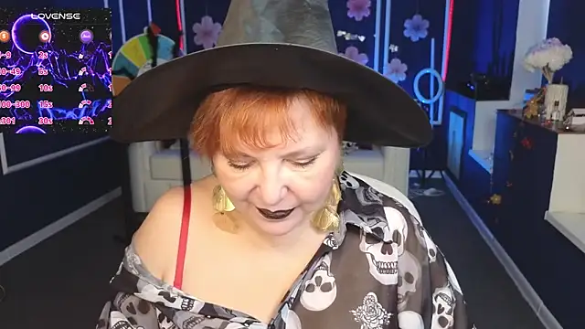 Snapshot of Kira_Kenett chatting on October 2025 08:42:01 AM Kira Kenett online show from October 2025 08:42:01 AM