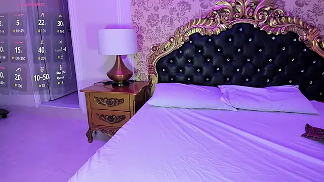 HatsaJones online show from October 2025 03:40:02 AM