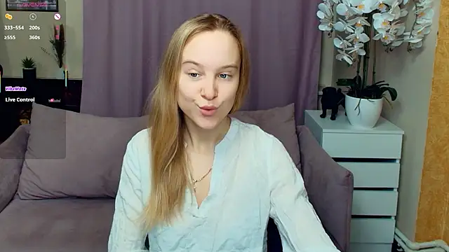 SoonMoor online show from January 2026 07:11:01 PM