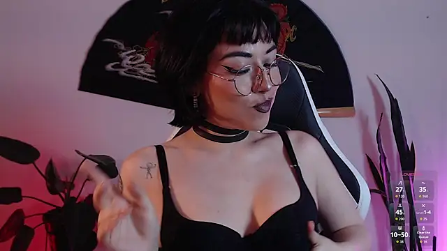 Ellyuwuw online show from February 2026 12:28:01 AM