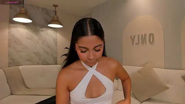 NinaBlum online show from September 2025 03:06:02 AM