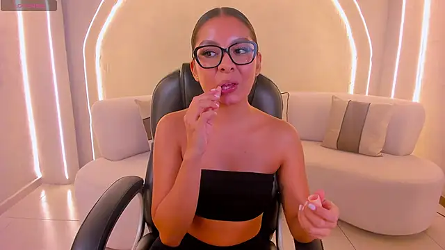 NinaBlum online show from October 2025 03:29:01 AM