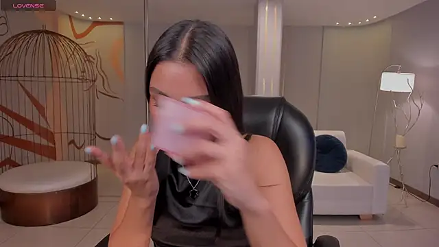 NinaBlum online show from November 2025 05:09:02 AM