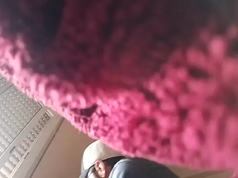 BeakedMezuza online show from November 2025 12:30:01 PM