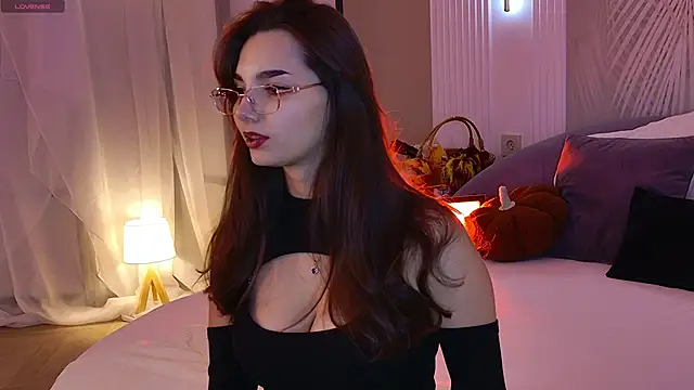 LeaMelone online show from November 2025 05:46:02 PM