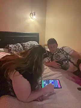 lesptilou online show from February 2026 09:33:01 PM