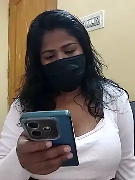 Snapshot of HAANNIAA chatting on September 2025 10:15:02 AM HAANNIAA online show from September 2025 10:15:02 AM