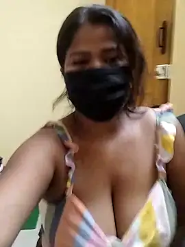 Snapshot of HAANNIAA chatting on September 2025 06:55:02 PM HAANNIAA online show from September 2025 06:55:02 PM