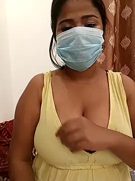 Snapshot of HAANNIAA chatting on January 2026 09:28:02 PM HAANNIAA online show from January 2026 09:28:02 PM