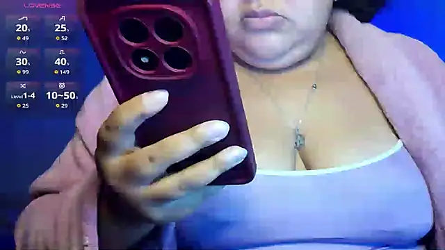 Snapshot of xlatinastar chatting on June 2026 12:08:01 AM xlatinastar online show from June 2026 12:08:01 AM