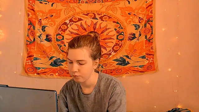 AliceCUNTach online show from April 2026 05:06:01 AM