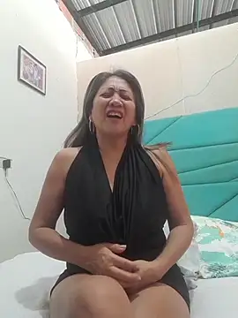 Snapshot of LizaMintelli chatting on May 2026 02:02:01 PM LizaMintelli online show from May 2026 02:02:01 PM